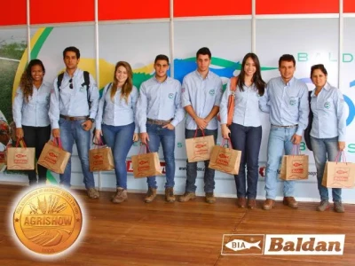 Alunos da Fatec no stand Baldan