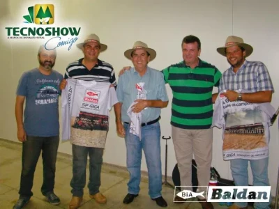 Srs. Walter Baldan Filho e Raul Capparelli com nossos Clientes