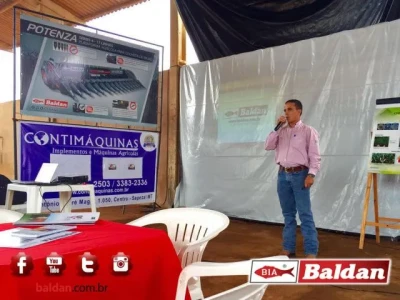 Sr. Weliton na apresentação dos produtos Baldan.